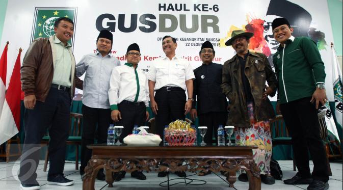 cdn1-a-production-liputan6-static6-commedias1092045big030330600_1450787760-20151222-talkshow-menghadirkan-kembali-spirit-gus-dur-jakarta-johan-tallo-03-728f5cde9db9fbab17c6a