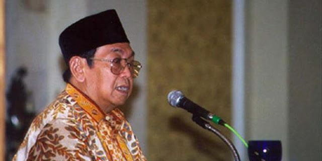 gus-dur-dan-7-orang-gila-dari-jombang